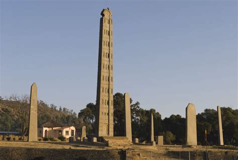 De Tempel van Aksum! Een Mysterieus Monument van Kleur en Symmetrie?